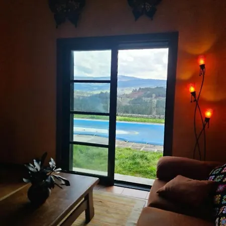 Semesterbostad Casa Con Piscina Y Cenador Al Aire Libre Mondariz